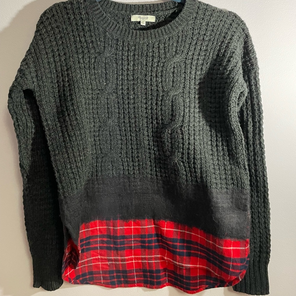 Super sleek, fitted Madewell Sweater. Size Small.